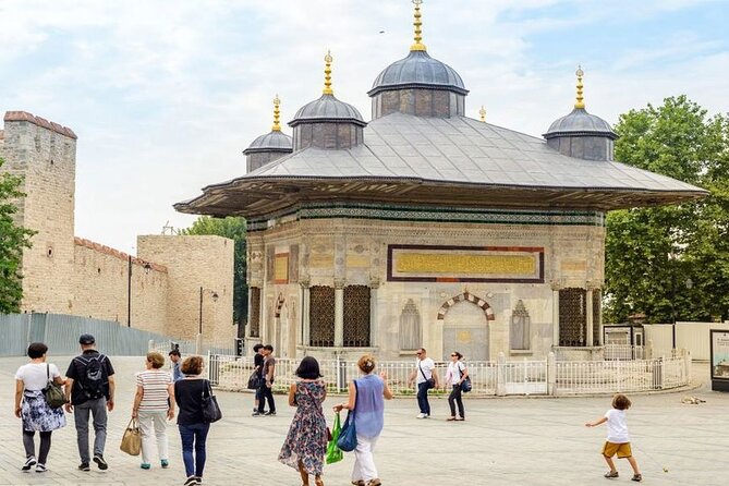Blue Mosque, Hagia Sophia, Topkapi Palace &Grand Bazaar Tour - The Blue Mosque: Minarets Outside, Iznik Tiles Inside