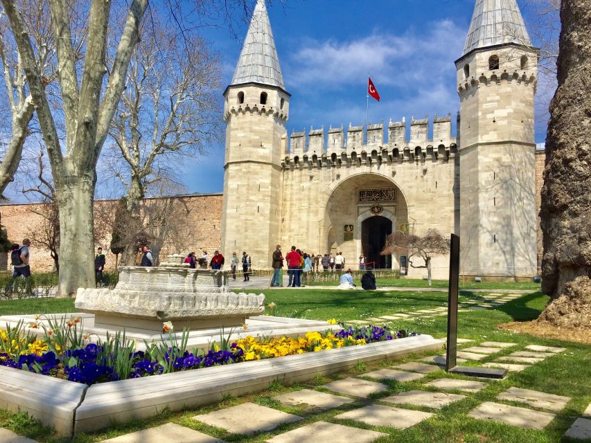 Blue Mosque, Topkapı Palace and Harem Guided Tour - Topkapi Harem in 30 minutes: what fits and what to expect