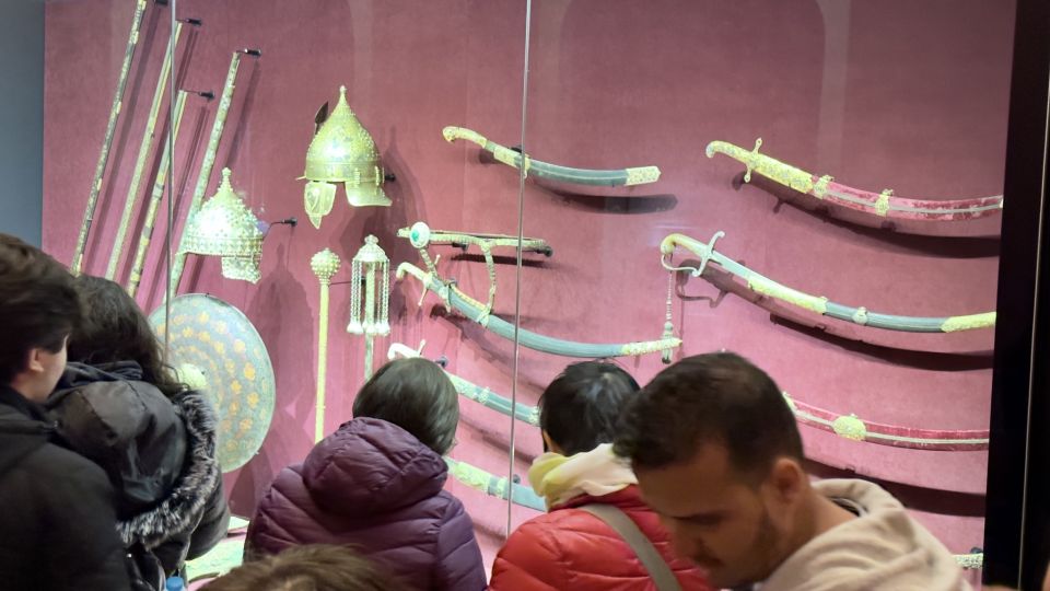 Blue Mosque, Topkapı Palace and Harem Guided Tour - Guides and the tone of the experience: why you’ll remember it