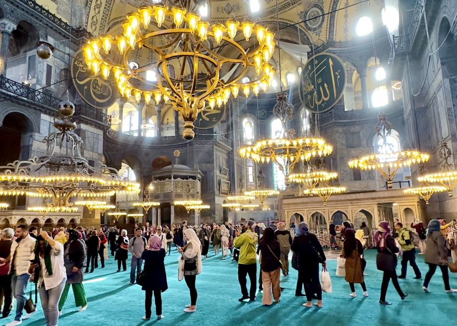 Blue Mosque, Topkapı Palace and Harem Guided Tour - Blue Mosque inside: blue tiles, dome scale, and changing faiths