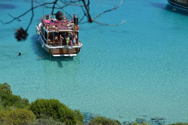 Bodrum: Boat Tour for Mein Schiff and Aida Cruise Passengers - On Board Comfort: Indoor and Outdoor Seats for Real Sun-Time