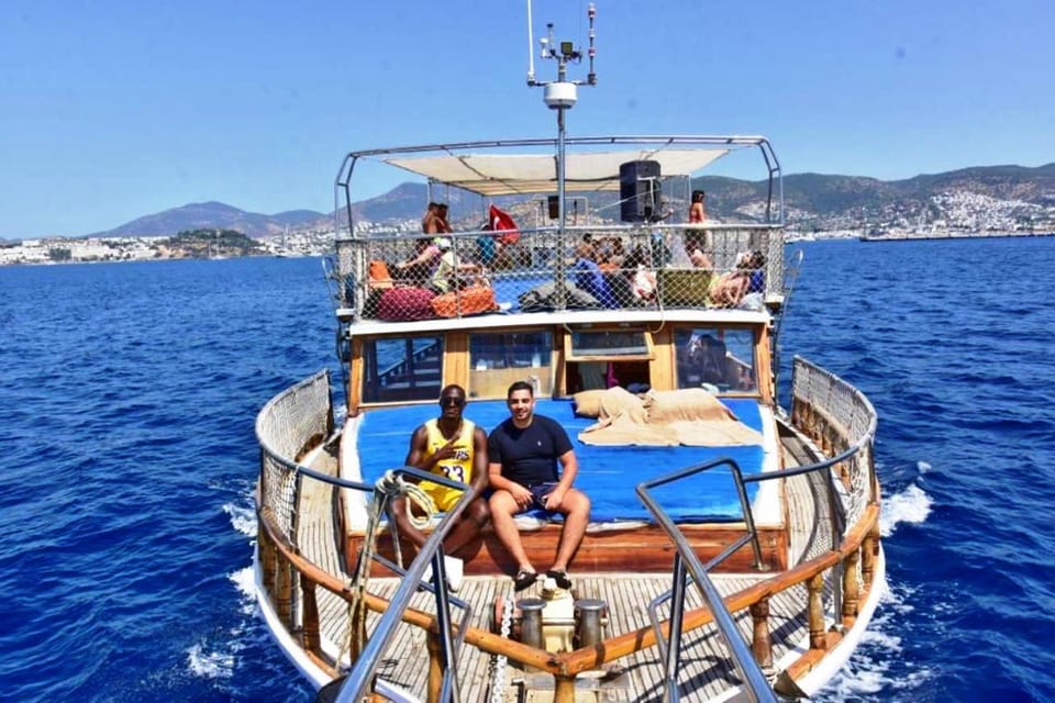 Bodrum Boat Tour with Lunch: Beaches and Islands - The itinerary rhythm: bays, swimming, and what to watch for