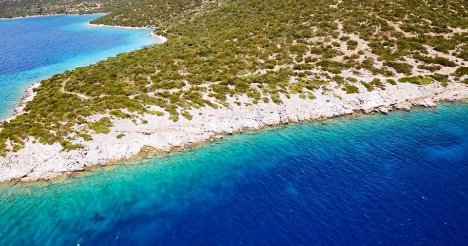Bodrum Boat Tour with Lunch: Beaches and Islands - Lunch on board: chicken pasta and salad, served with sea views
