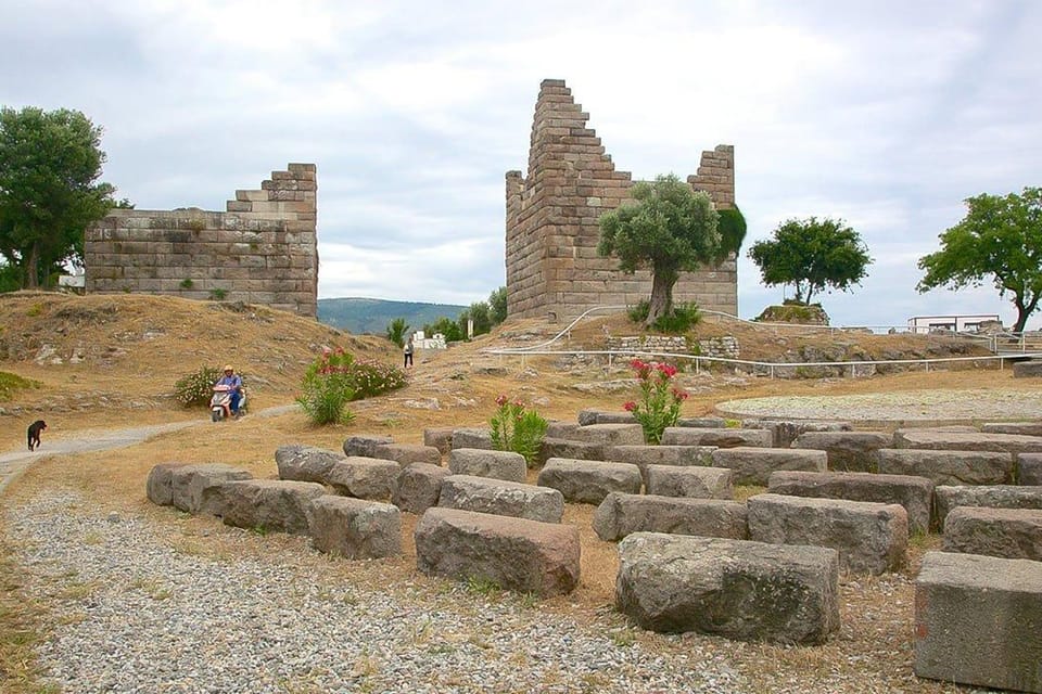 Bodrum City Tour : Lunch Guide Entry fees included - Myndos Gate and Roman-era reminders: the city at work