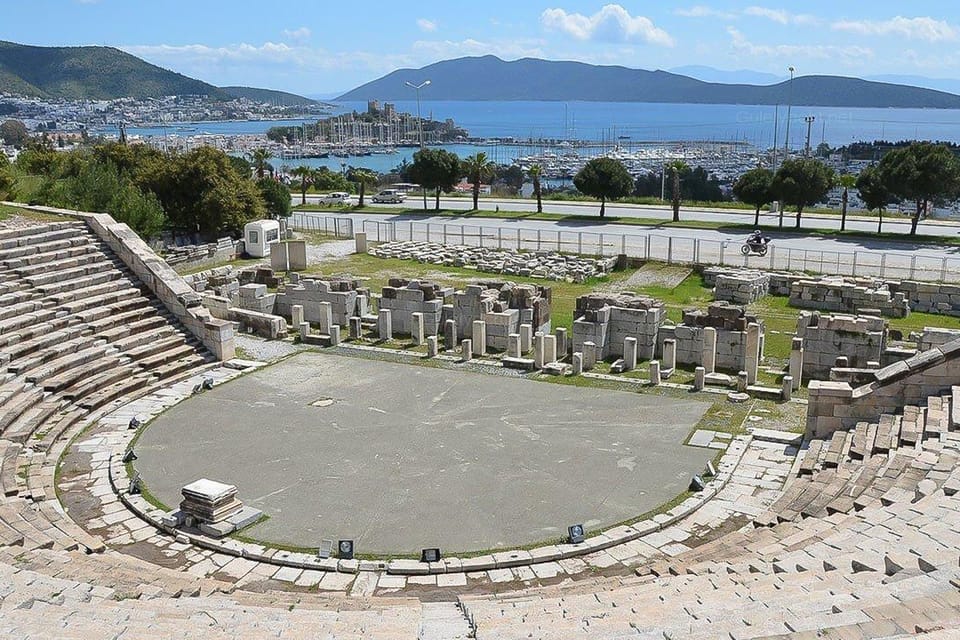 Bodrum City Tour : Lunch Guide Entry fees included - St. Peter’s Castle and the stops that keep it moving