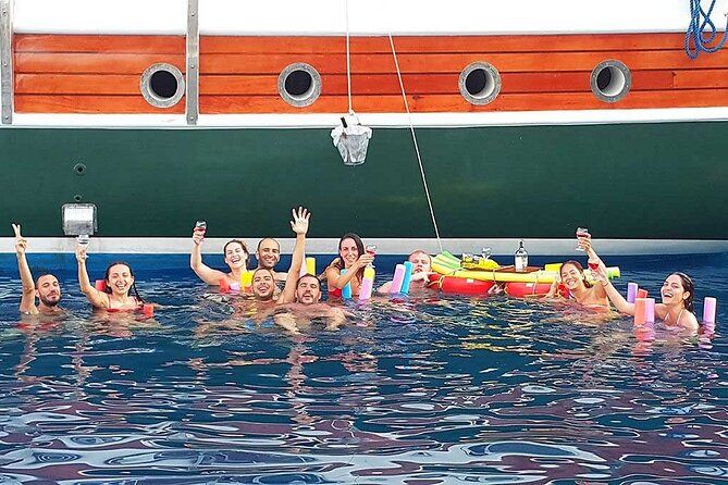 Bodrum Private Gulet Cruise with a Mediterranean Lunch - Çarşı meeting point and what private really changes