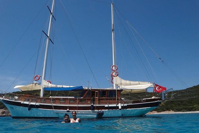 Bodrum Private Gulet Tour with Lunch - Meeting Point in Bodrum: Where You Start Matters
