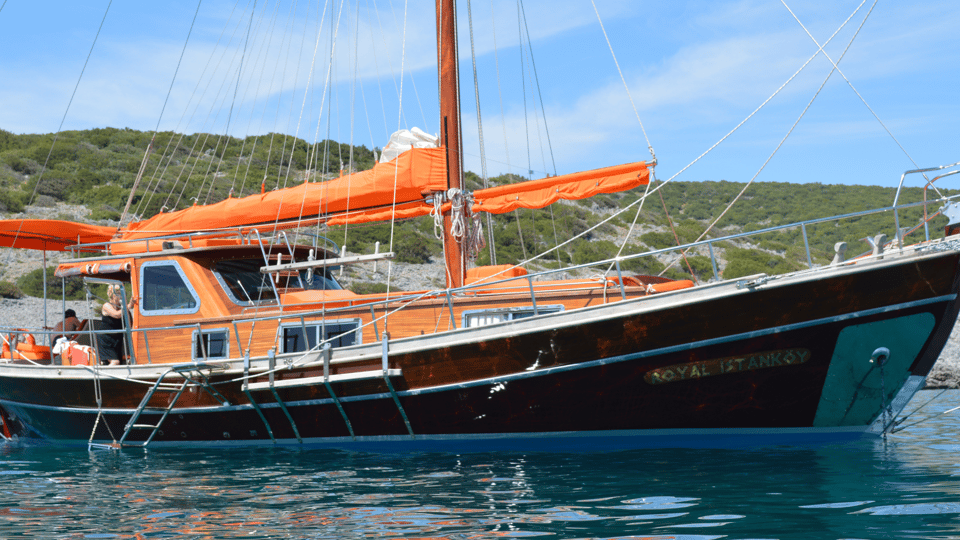 Bodrum: Private Sunset Boat Tour with Optional Dinner - Getting on Board: Meeting Point and What Your Evening Starts With