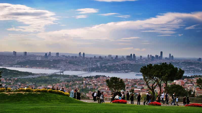 Bosphorus Cruise and Two Continents Tour with Expert Guide - Cross the Water: Bosphorus Cruise and the Bridge in Motion