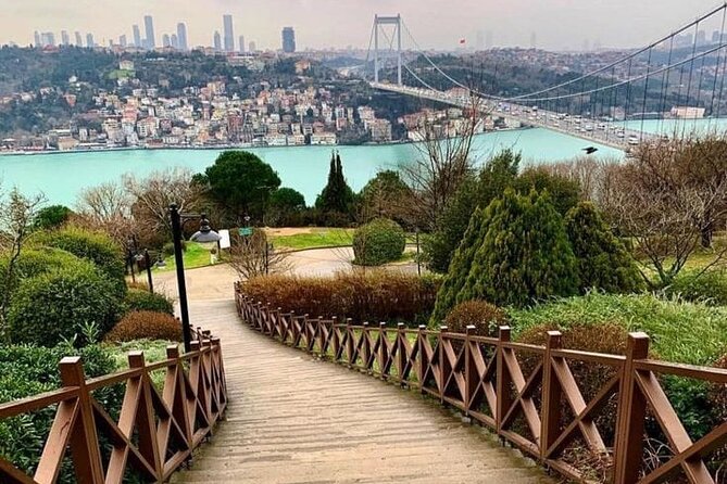 Bosphorus Cruise Tour Istanbul - The Beylerbeyi Palace stop: what happens during those 45 minutes