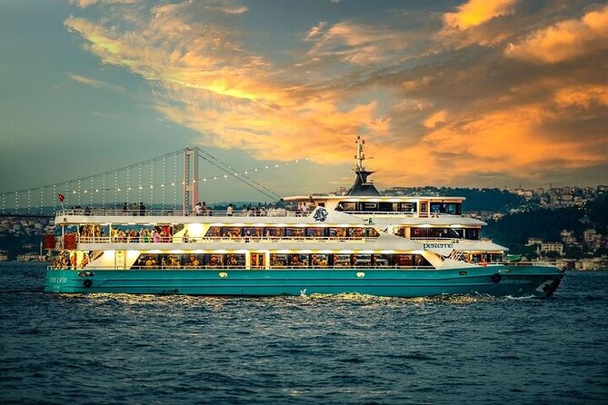 Bosphorus Dinner Cruise from Istanbul with Transfer and Shows - Dinner on the water: what you actually get