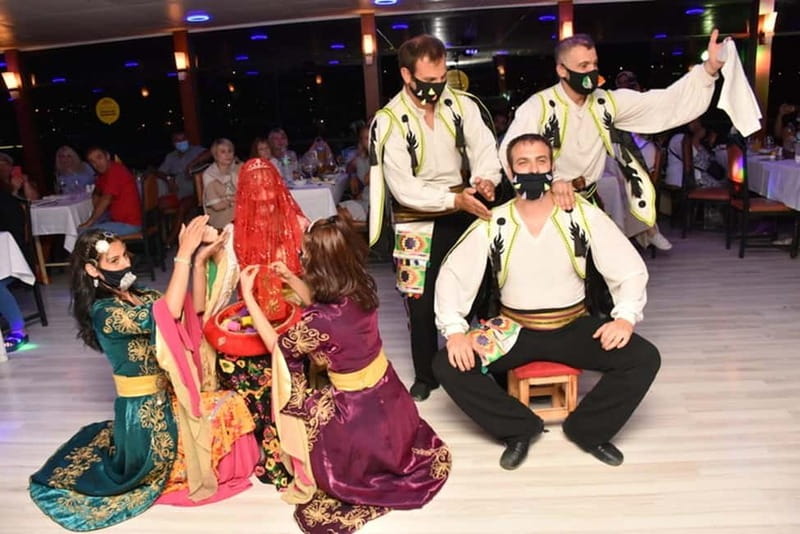 Bosphorus Dinner Cruise & Turkish Night with Live Shows - Key highlights at a glance