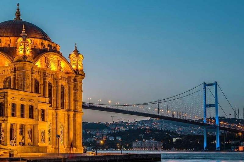 Bosphorus Dinner Cruise & Turkish Night with Live Shows - Drinks, Service Pace, and the Reality of a Group Dinner