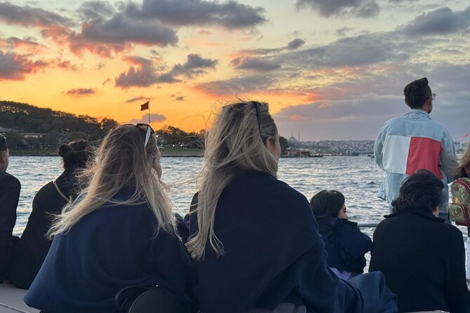 Budget Evening Cruise: Dinner, Live Shows & Party - Dinner and Belly Dance on the Bosphorus: the basic idea