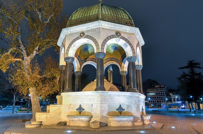 By Night: Hagia Sophia and Blue Mosque - Guide Style: Licensed, Named, and Built for Meaning