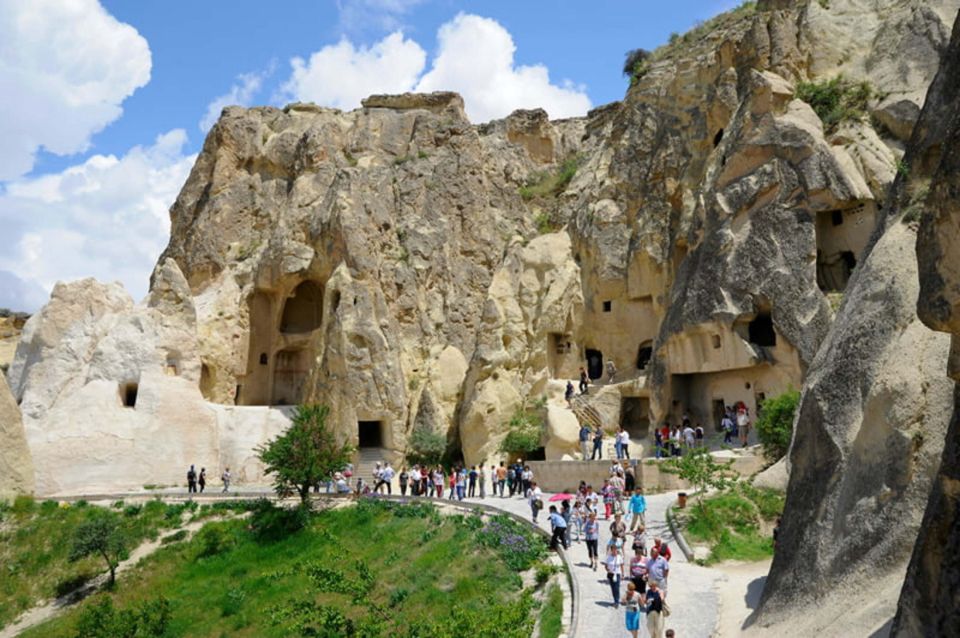 Cappadocia: Daily Red and Green Mix Tour - Uçhisar panorama: A quick stop with real payoff