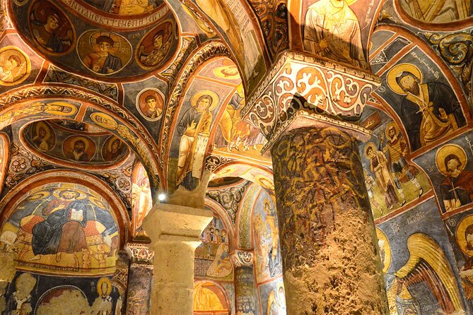 Cappadocia Daily Red Tour with Lunch - Avanos: pottery and carpets on the Red River stretch