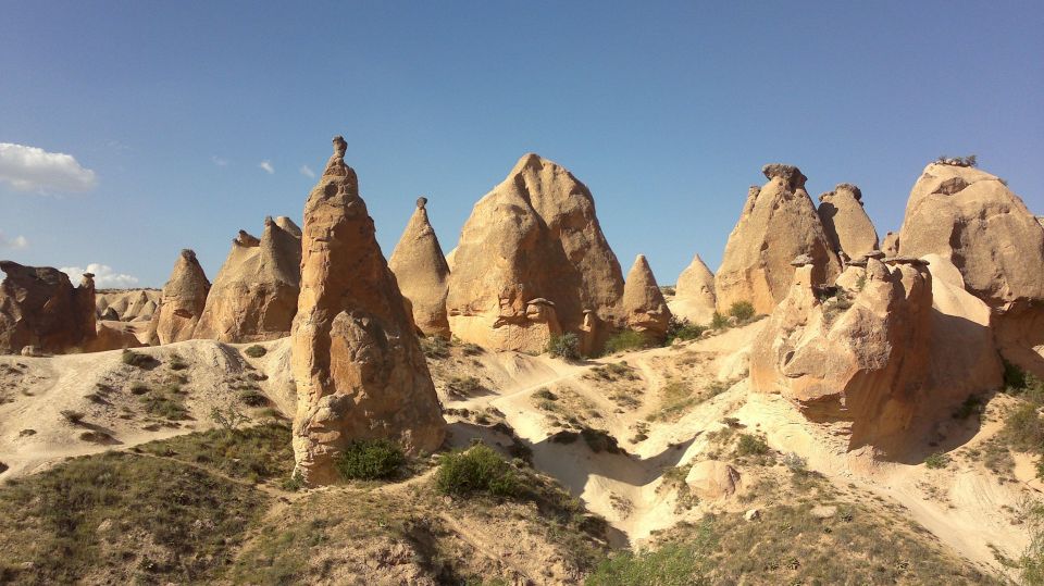 Cappadocia: Derinkuyu Underground City & Ihlara Valley Tour - Car comfort, pickup, and small-group pacing