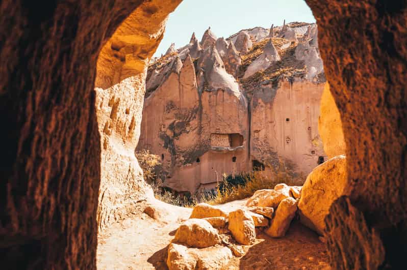 Cappadocia: Full Day Red Tour With Lunch & Ticket - Devrent Valley: the fast 15-minute “Martian” photo stop