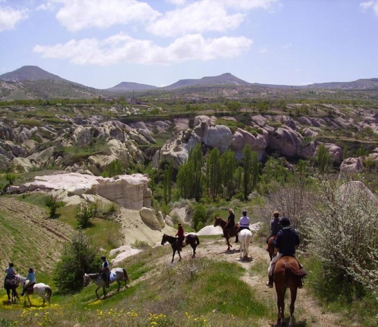 Cappadocia: Horse Riding Tour Sunset or Day Time with Pickup - The One Stopping Point and the Photo Support That Actually Helps