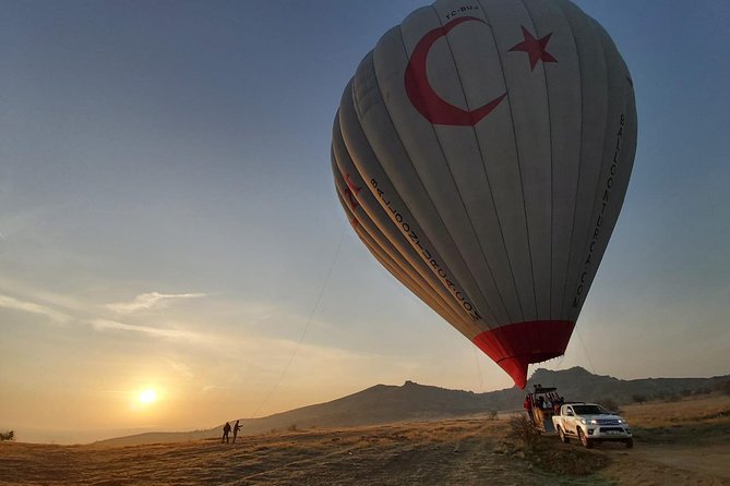 Cappadocia Hot Air Balloon Ride with Transfers - Cat Valley (30 Minutes): The Quick Photo Break That Adds Personality