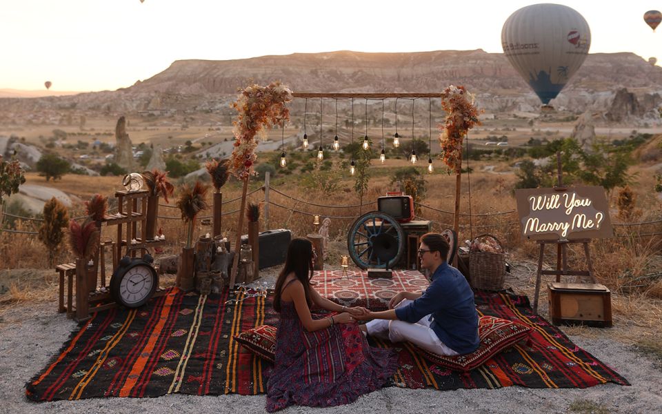 Cappadocia: Love Valley Proposal Service with Transfers - The human touch: guides who help things go smoothly