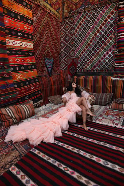 Cappadocia: Photo Shooting With Flying Dress & Carpet House - Photographer approach: calm creativity is part of the product