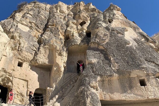 Cappadocia Red Tour with Hotel Pick-up & Drop-Off, All-Inclusive - Uchisar Castle: When the Cave-Doors and Tunnels Make Sense