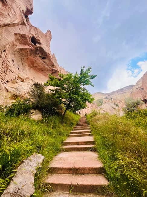 Cappadocia: Red Tour with Optional Lunch & Tickets - Uçhisar Castle viewpoint without the climb: panoramas you can earn