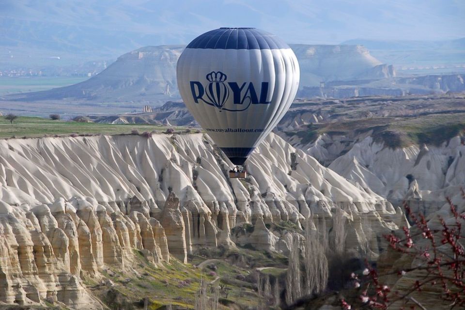 Cappadocia: Royal King Flight - The pre-flight briefing and Lindstrand silver-coated balloons