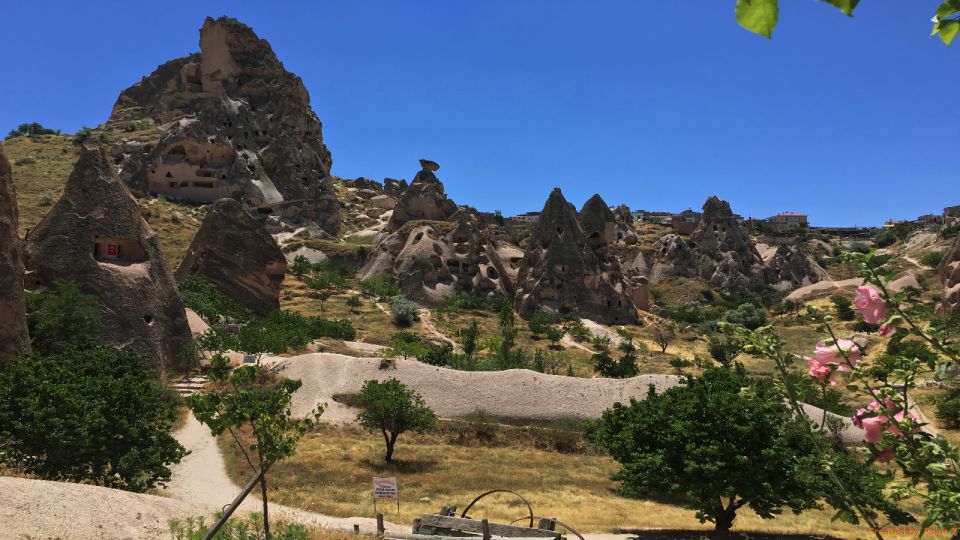Cappadocia South: Underground City Tour With Lunch & Ticket - Çavuşin village: abandoned houses and the churches on the hill