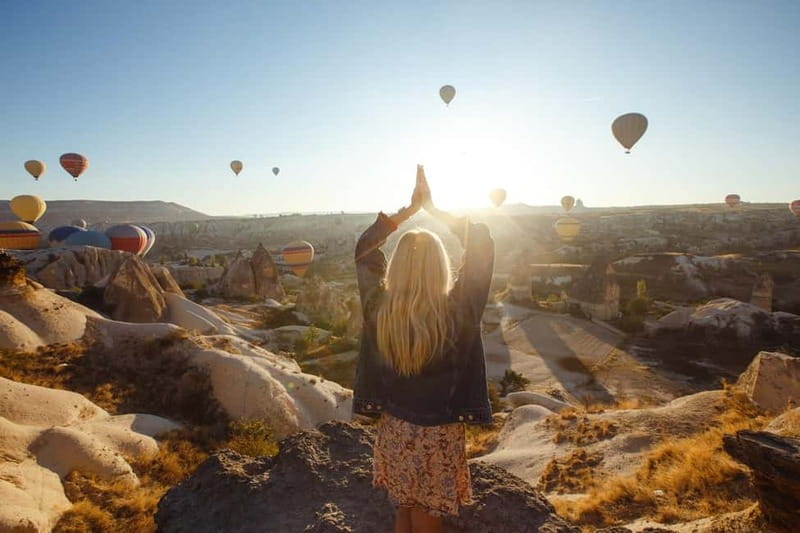 Cappadocia: Sunrise Fairy Chimneys Hot Air Balloon Watching - Göreme hotel pickup and the early-morning game plan