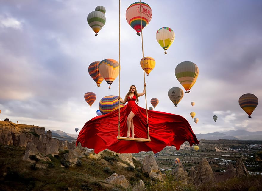 Cappadocia: Taking photo with Swing at hot air balloon view - Language and Communication: English Support During the Shoot
