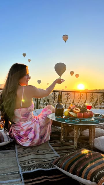 Cappadocia: Terrace Photo Spot With Balloon Flight View - Where you start: Tulip Cave Suites rooftop energy