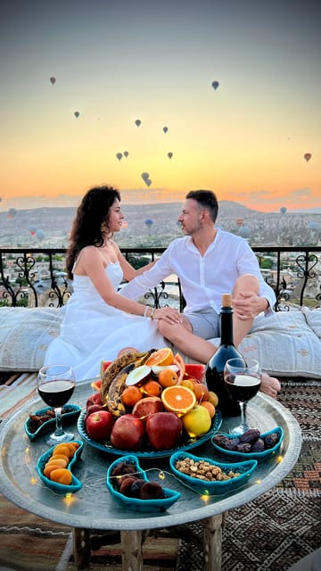Cappadocia: Terrace Photo Spot With Balloon Flight View - The balloon view: why watching from a terrace feels different