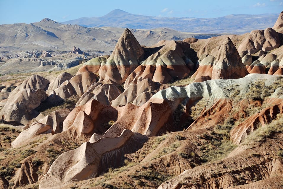 Cappadocia Watching the Sunset With Wine in Red Valley - The Sunset Window: Timing, Photo Tips, and Comfort for 1.5 Hours