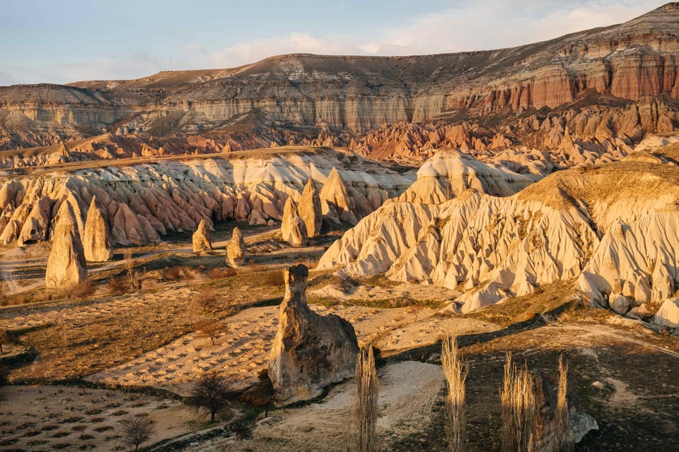 Cappadocia Watching the Sunset With Wine in Red Valley - Wine at Golden Hour: What You Actually Get (and How to Enjoy It)