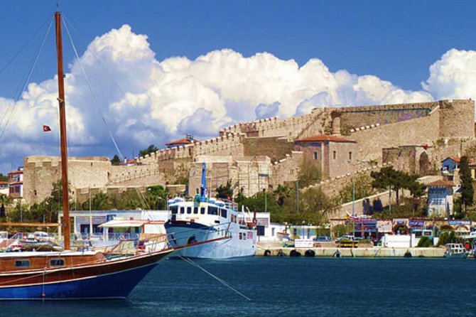 Cesme-Alacati Tour from Izmir - Çeşme Castle stop: quick museum time and serious bay views