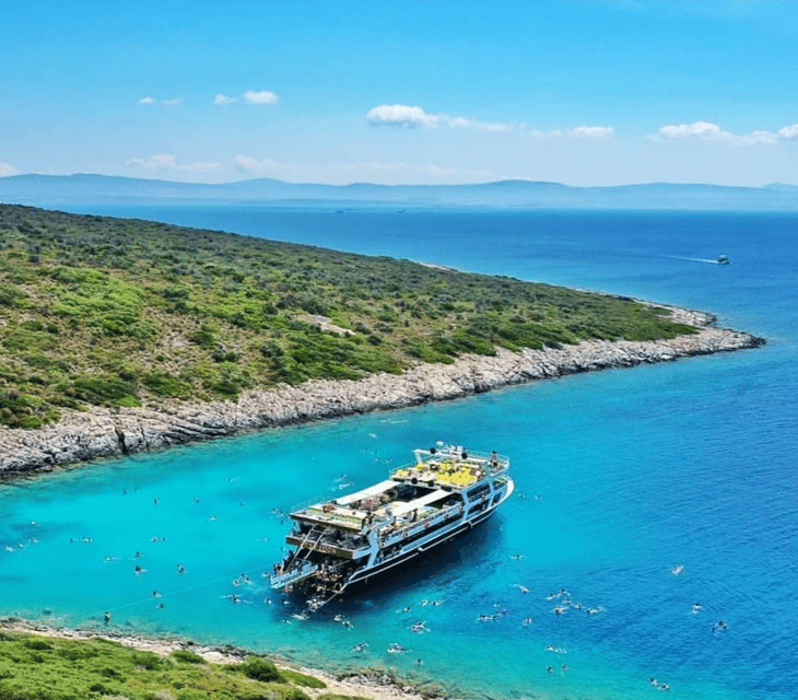 Cesme: Islands and Bays Boat Trip with BBQ Lunch - Aquarium Bay: your first hour of turquoise swimming