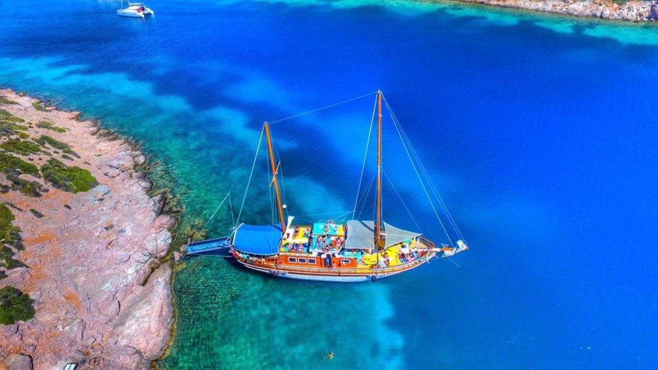 Cesme: Small Group Boat Tour with Open Buffet Lunch - The Boat Experience: Shaded Spots, Real Outdoor Time