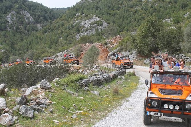 Combi Safari offroad adventure with picnic - Yörük Çadırı Nomad Encampment in the Hills