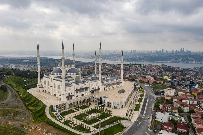 Cross the Bosphorus & Explore Istanbul’s Asian Side Like a Local - Beylerbeyi Palace: Lavish Ottoman Interiors on the Bosphorus