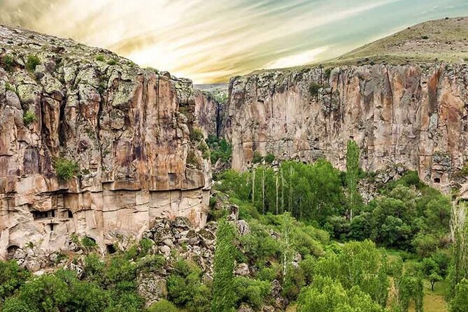 Deluxe Green Tour Cappadocia All Included - Ihlara Valley: The 3.5 km Canyon Walk That Breaks Up the Day