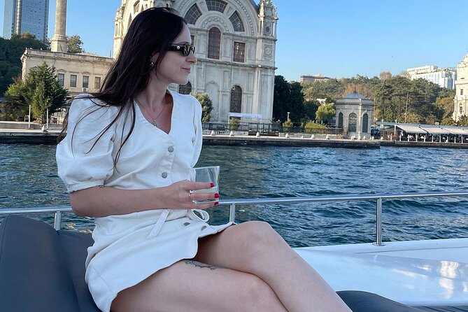 Dolmabahçe Palace Tour with Guide and Luxury Yacht Sunset Cruises - Galata Tower and Maiden’s Tower: skyline icons with legends attached