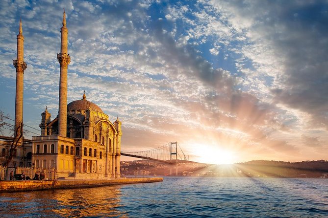 Dolmabahçe Palace with Bosphorus Cruise - Rumeli Fortress from the sea: quick views with strategic context