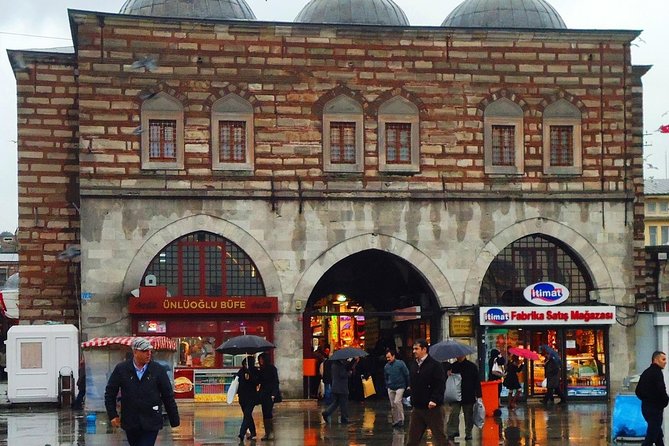 Dolmabahçe Palace with Bosphorus Tour by Boat - A 7.5-hour Istanbul route that hits the “wow” buttons
