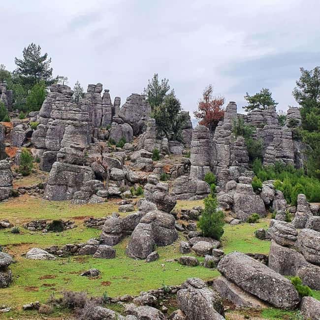 Eagle - Tazı Canyon - Selge Ancient City & Man Rocks Tour - Tazı Canyon (Eagle Canyon): walking to cliff viewpoints