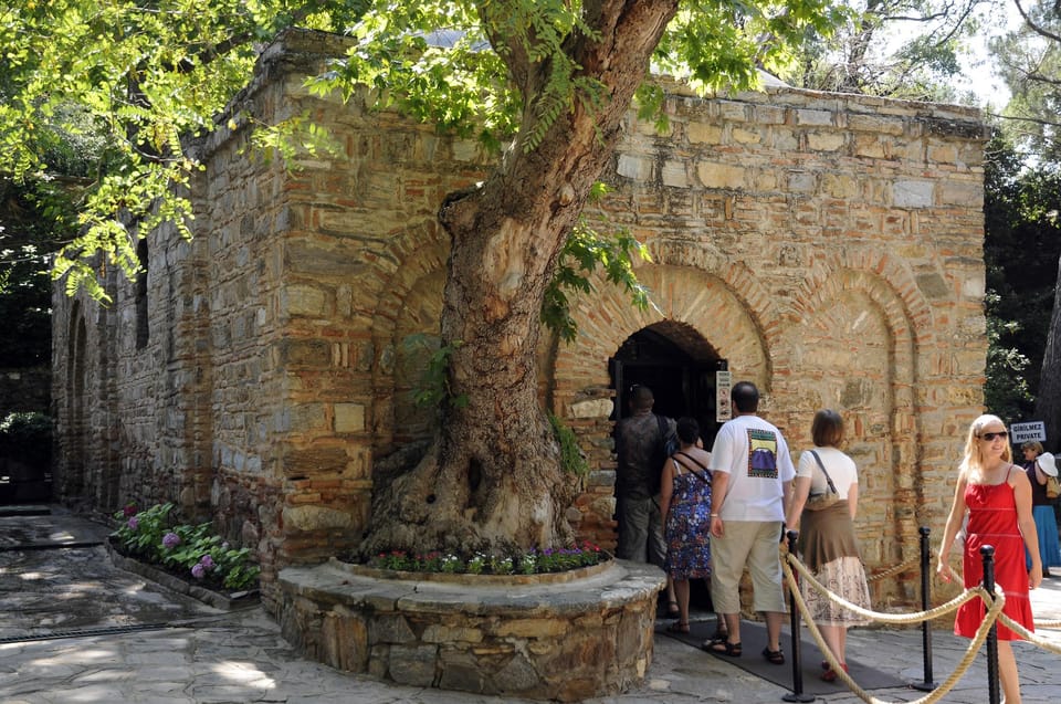 Ephesus From Cruise Port: 3-Hours Private Tour - Celsus Library: the best-preserved stop and the photo magnet