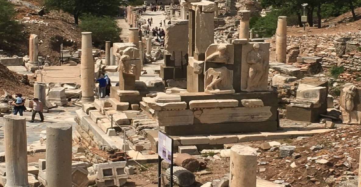 Ephesus: House of Virgin Marry & Artemis w Lunch & Ticket - Lunch at a Local Turkish Restaurant: Filling, Familiar, and Timed
