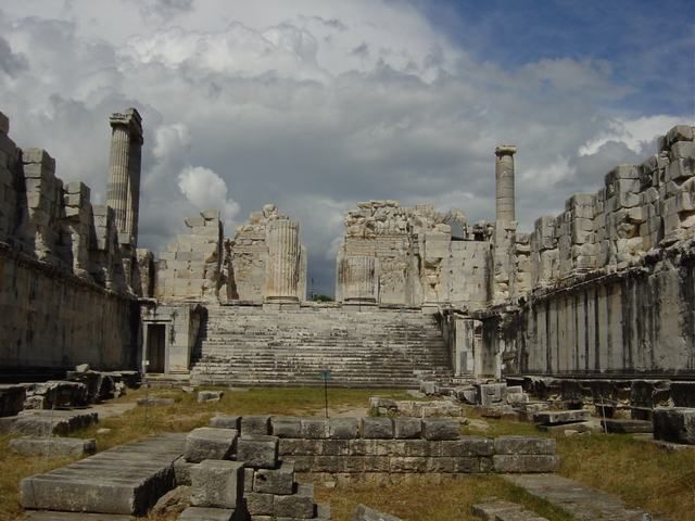 Ephesus, Priene, Miletos and Didyma Tour - Priene: climbing into the grid plan and seeing the Meander delta from the theatre